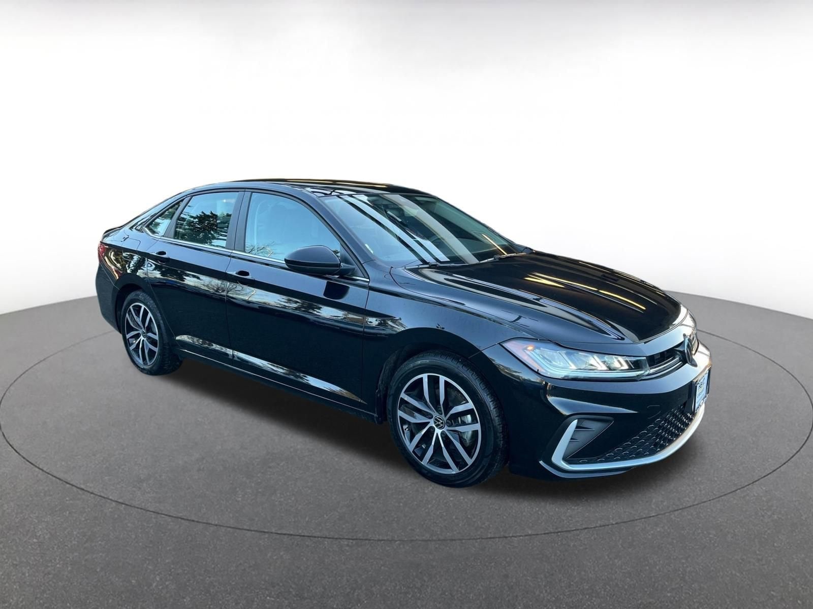 Thumbnail: 2025 Volkswagen Jetta - 1