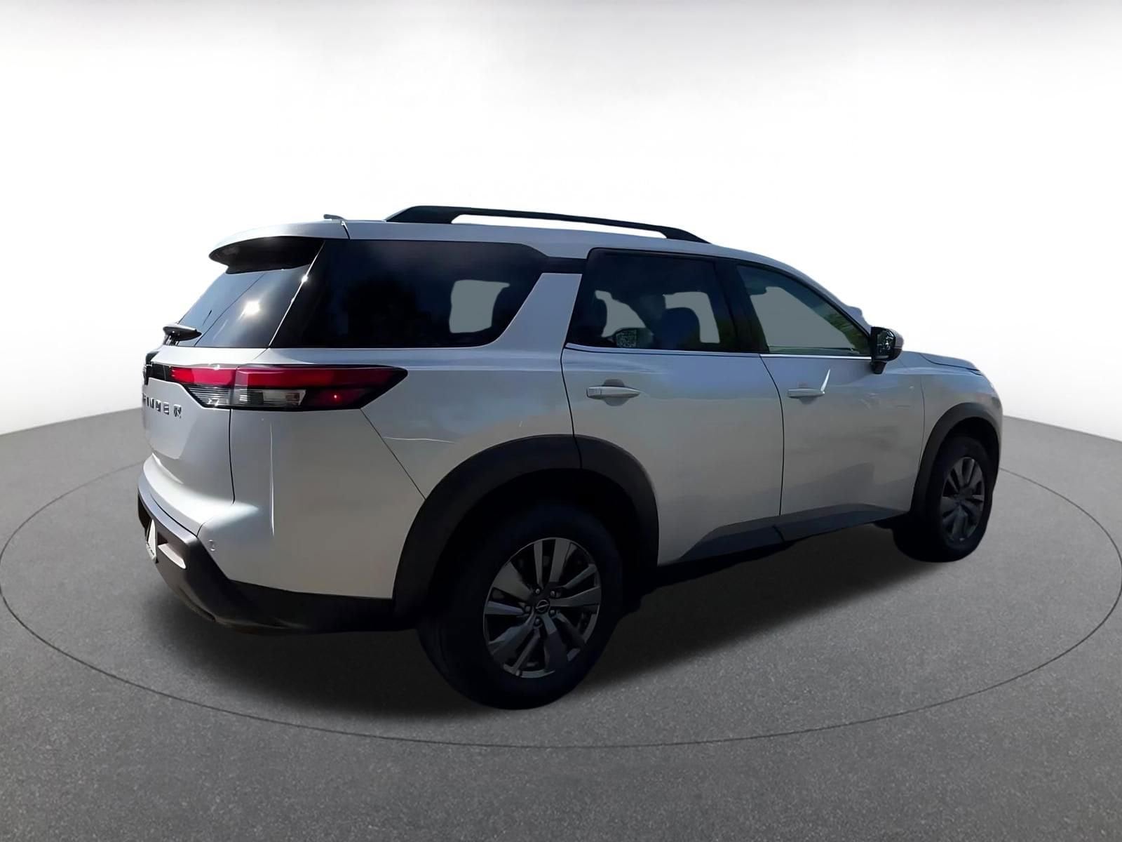 Thumbnail: 2025 Nissan Pathfinder - 14