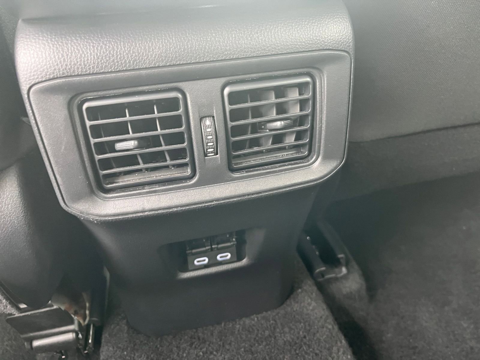 Thumbnail: 2025 Toyota RAV4 - 24