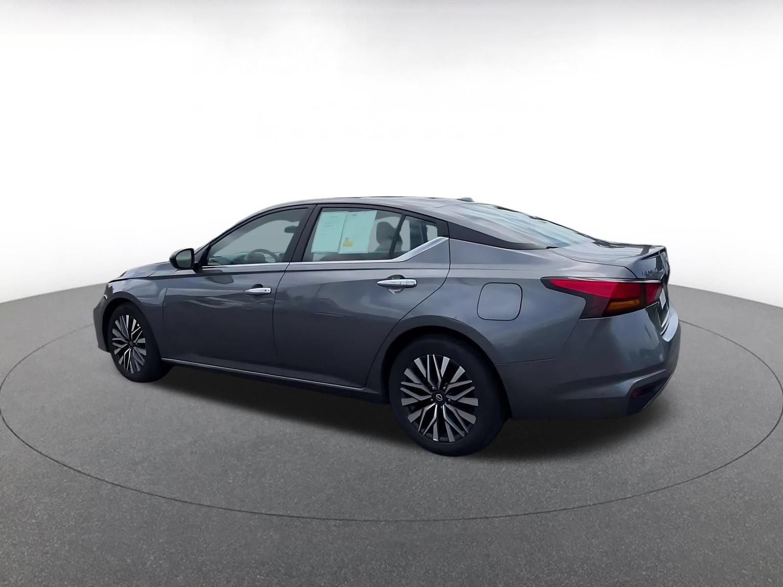 Thumbnail: 2025 Nissan Altima - 8