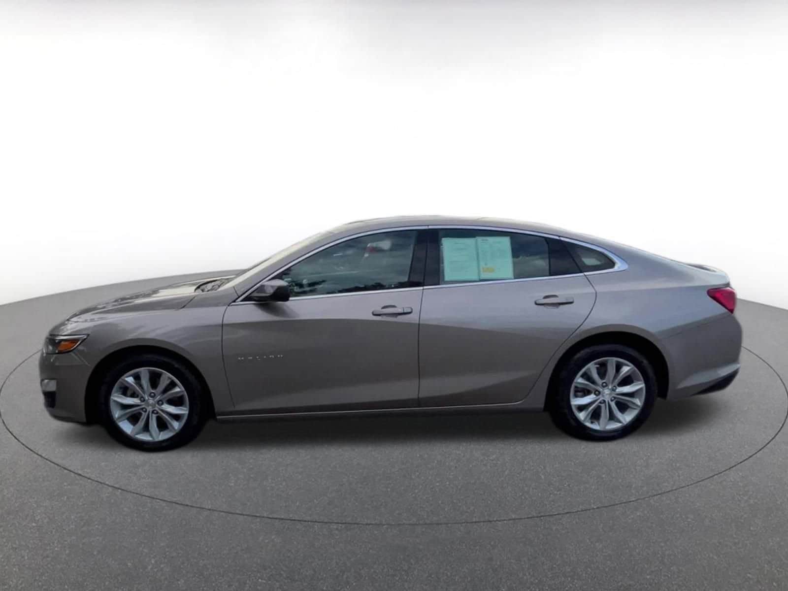 Thumbnail: 2023 Chevrolet Malibu - 9