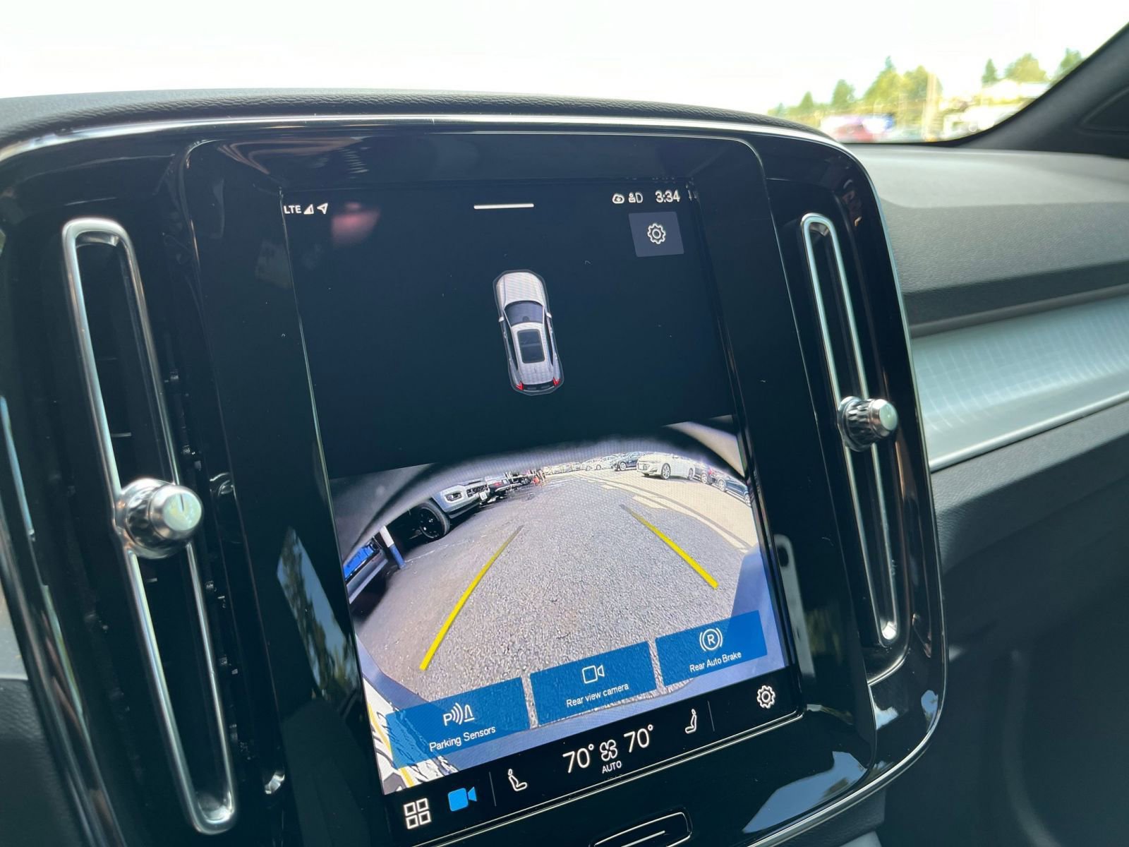 Thumbnail: 2024 Volvo XC40 - 17