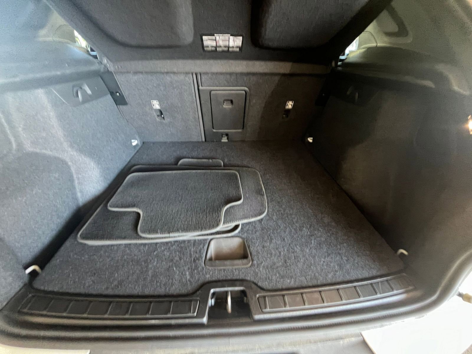 Thumbnail: 2024 Volvo XC40 - 31