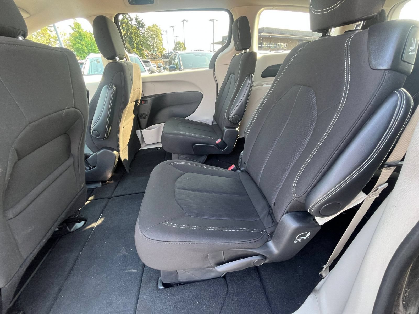 Thumbnail: 2024 Chrysler Voyager - 23