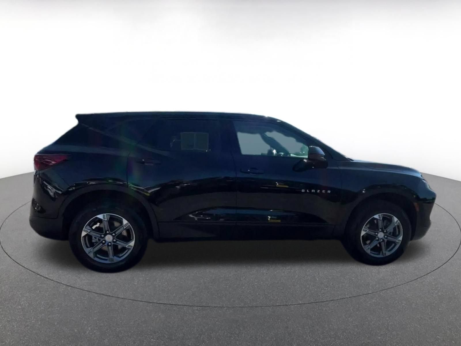 Thumbnail: 2025 Chevrolet Blazer - 16