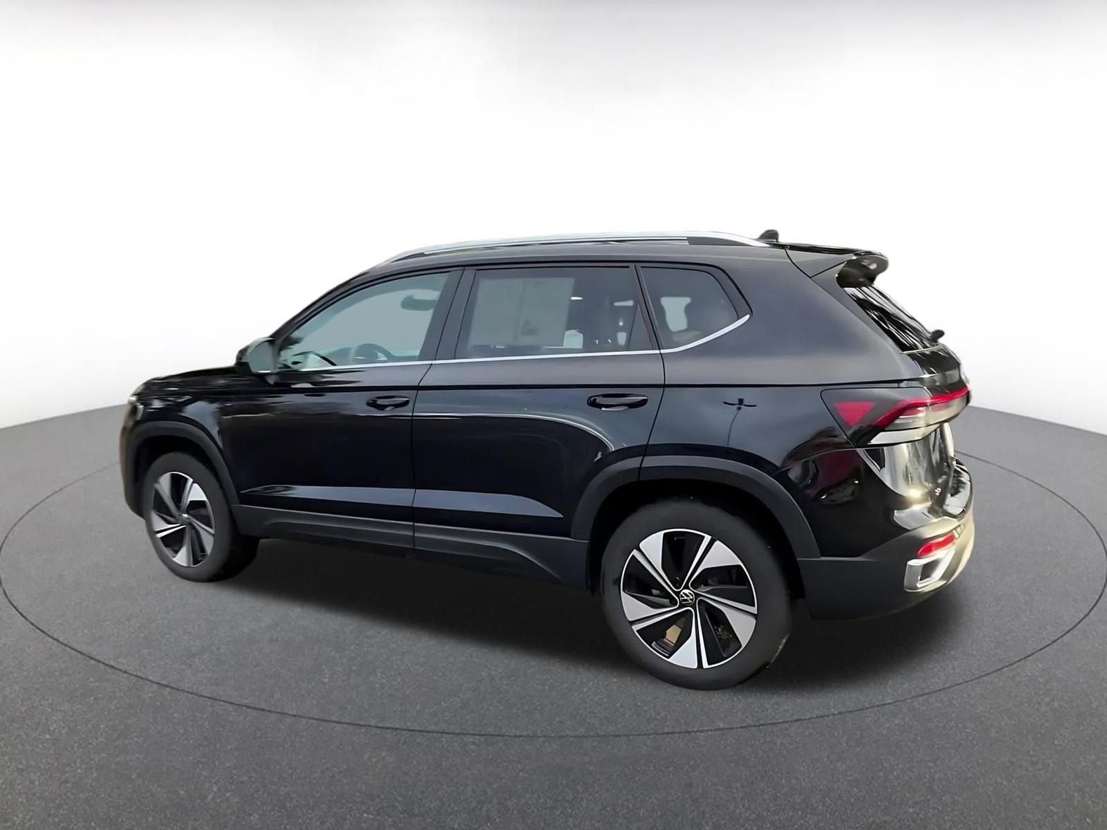 Thumbnail: 2025 Volkswagen Taos - 10