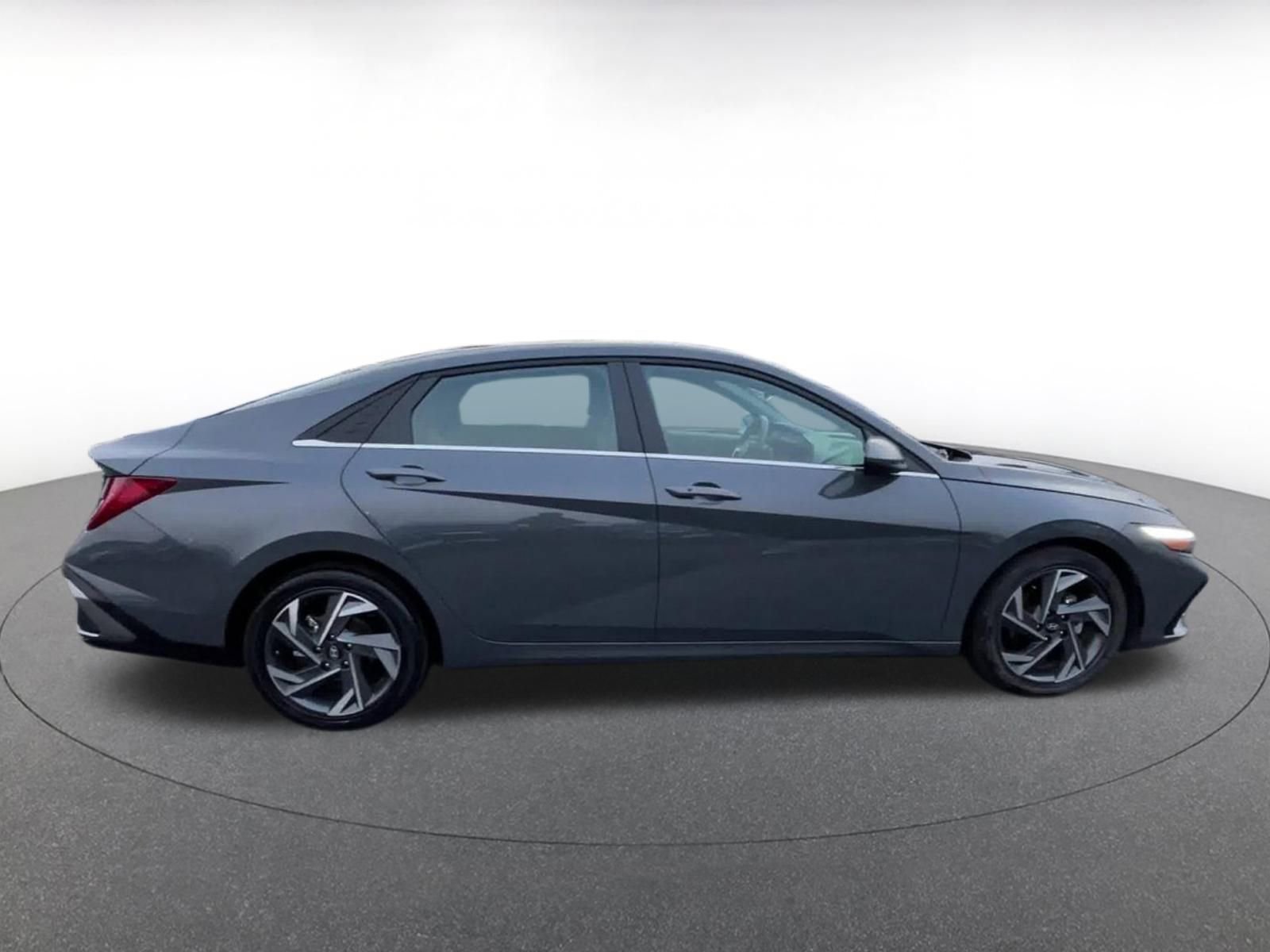 Thumbnail: 2025 Hyundai Elantra - 16