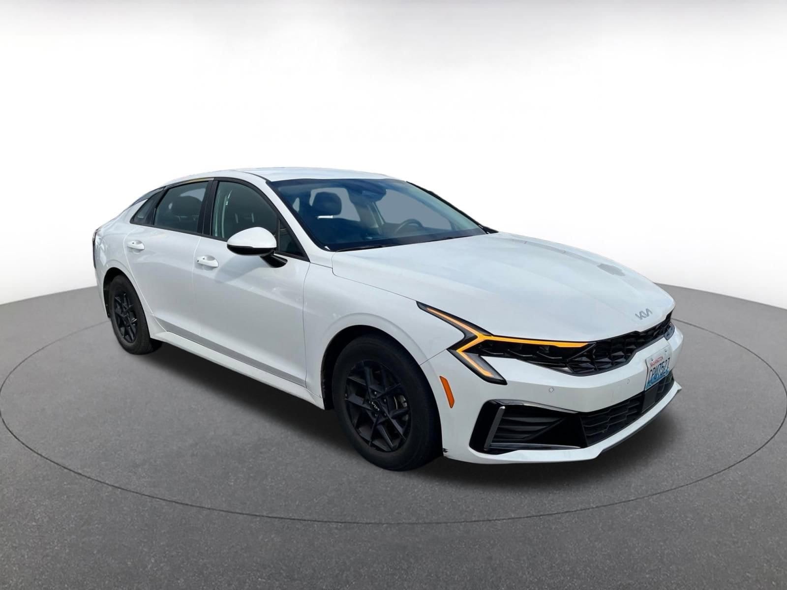 Thumbnail: 2025 Kia K5 - 1