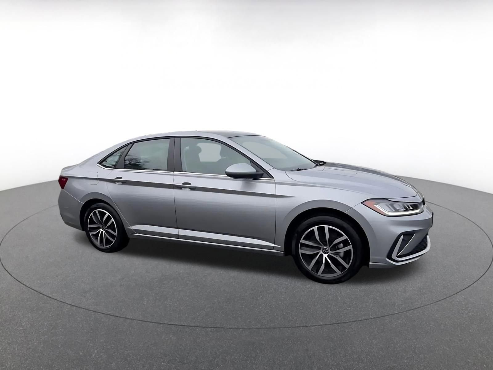 Thumbnail: 2025 Volkswagen Jetta - 2