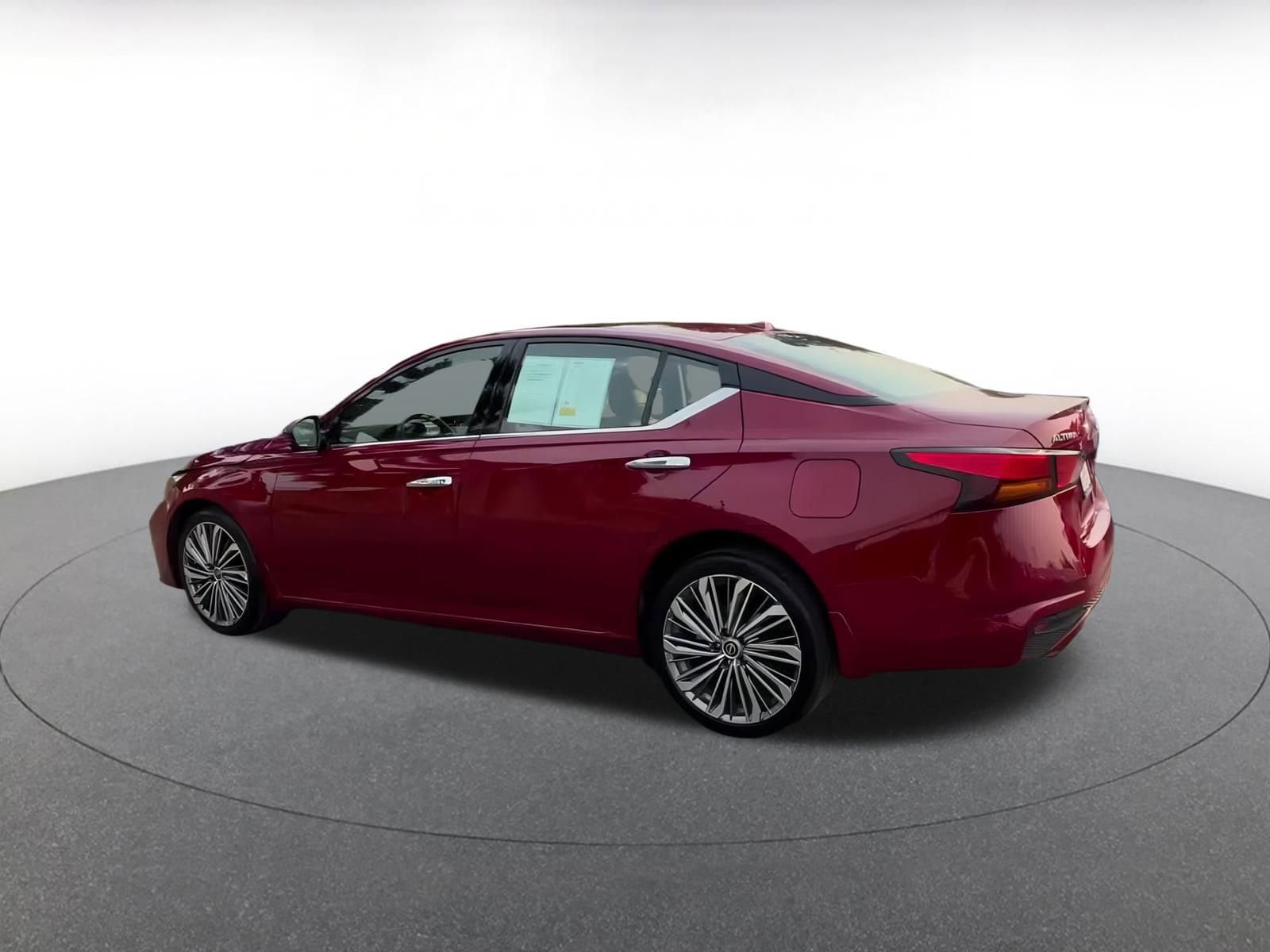 Thumbnail: 2024 Nissan Altima - 10