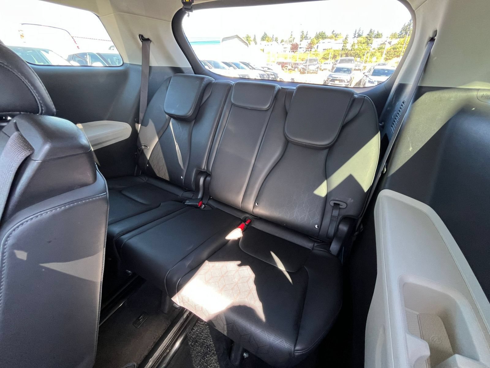 Thumbnail: 2023 Kia Carnival - 29