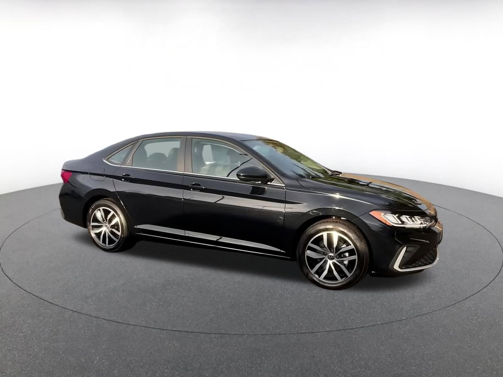 Thumbnail: 2025 Volkswagen Jetta - 2