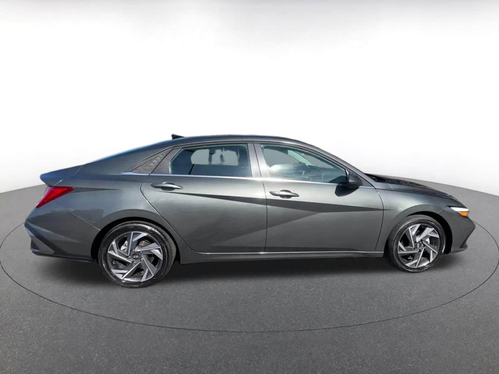 Thumbnail: 2025 Hyundai Elantra - 16