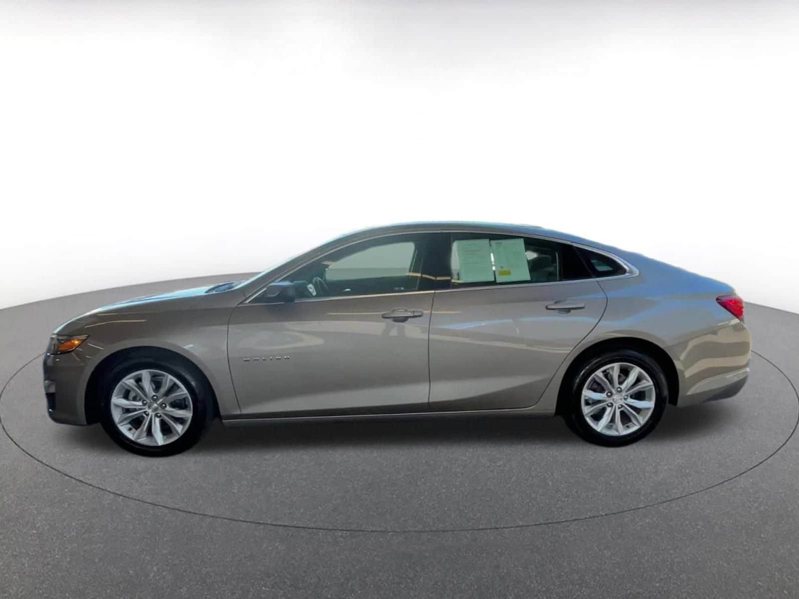 Thumbnail: 2023 Chevrolet Malibu - 8