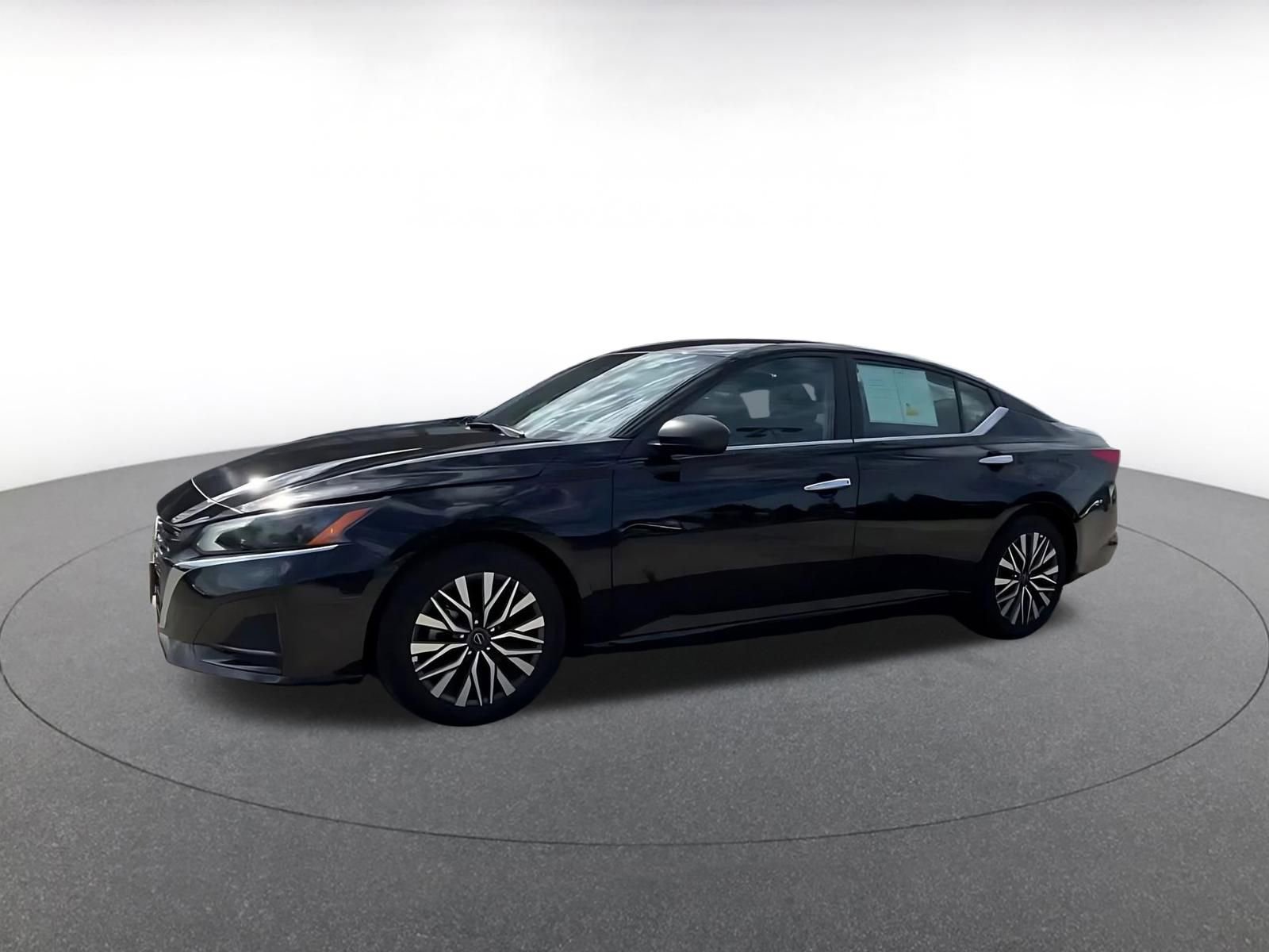 Thumbnail: 2025 Nissan Altima - 8