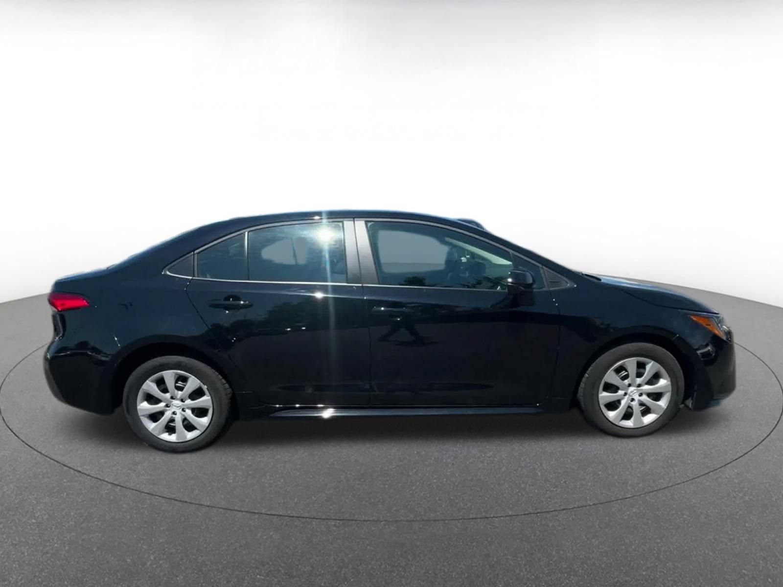 Thumbnail: 2025 Toyota Corolla - 13