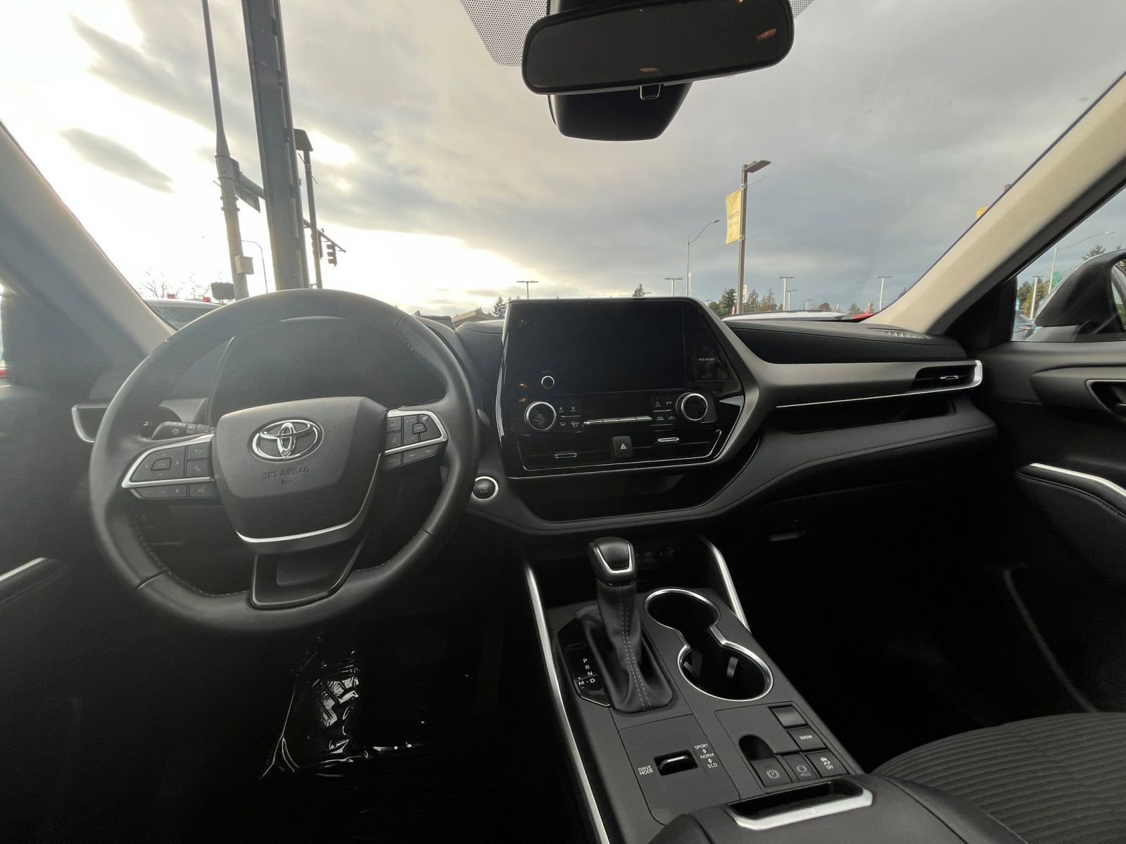 Thumbnail: 2025 Toyota Highlander - 35