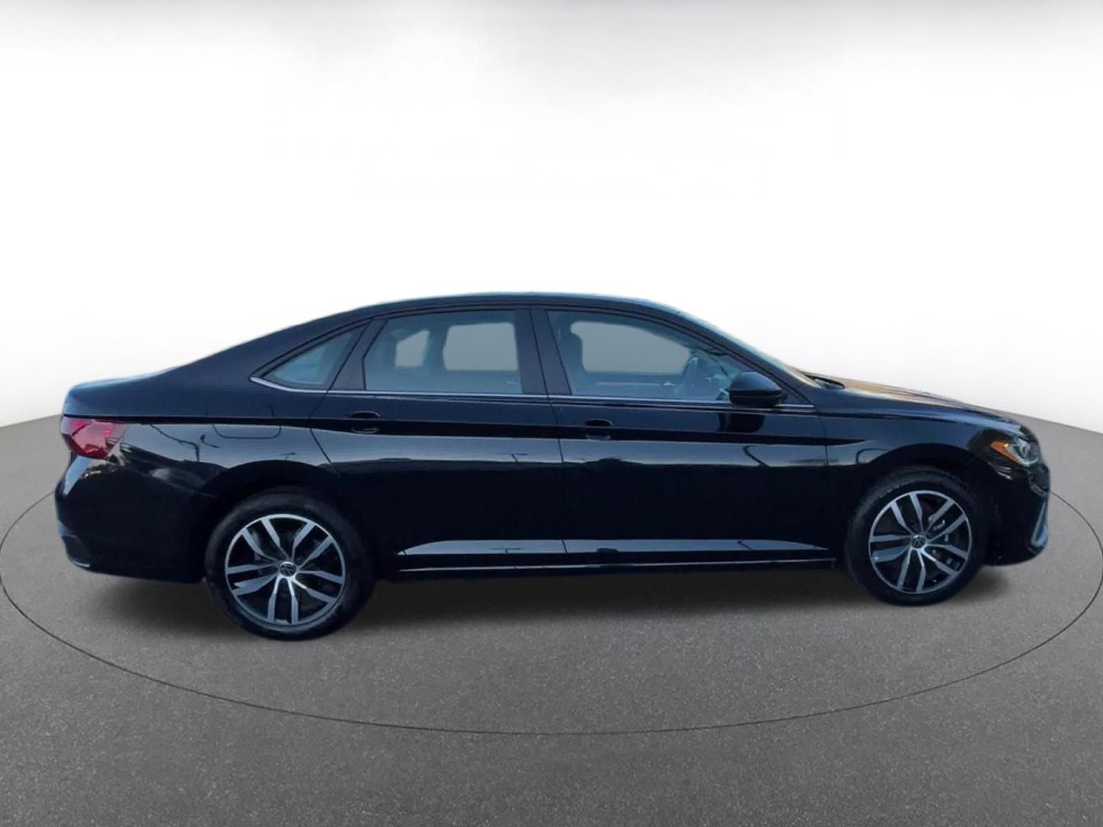 Thumbnail: 2025 Volkswagen Jetta - 16