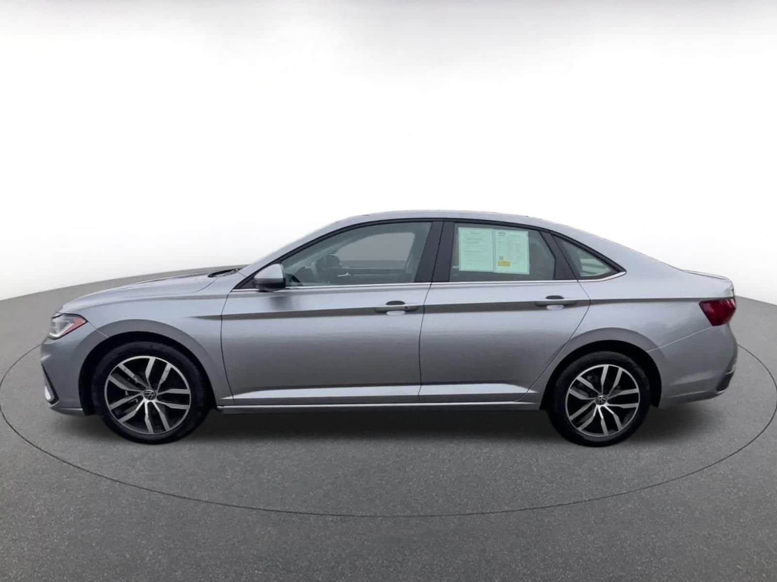 Thumbnail: 2025 Volkswagen Jetta - 9