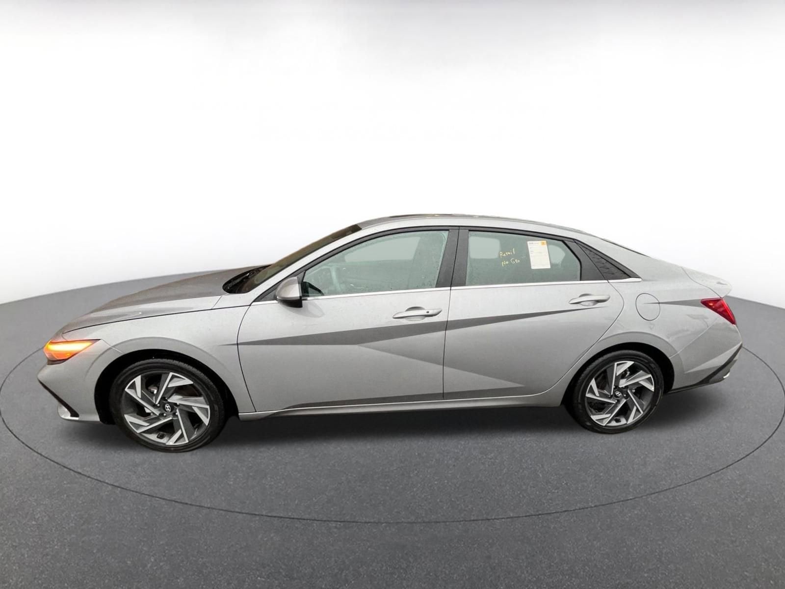 Thumbnail: 2025 Hyundai Elantra - 4