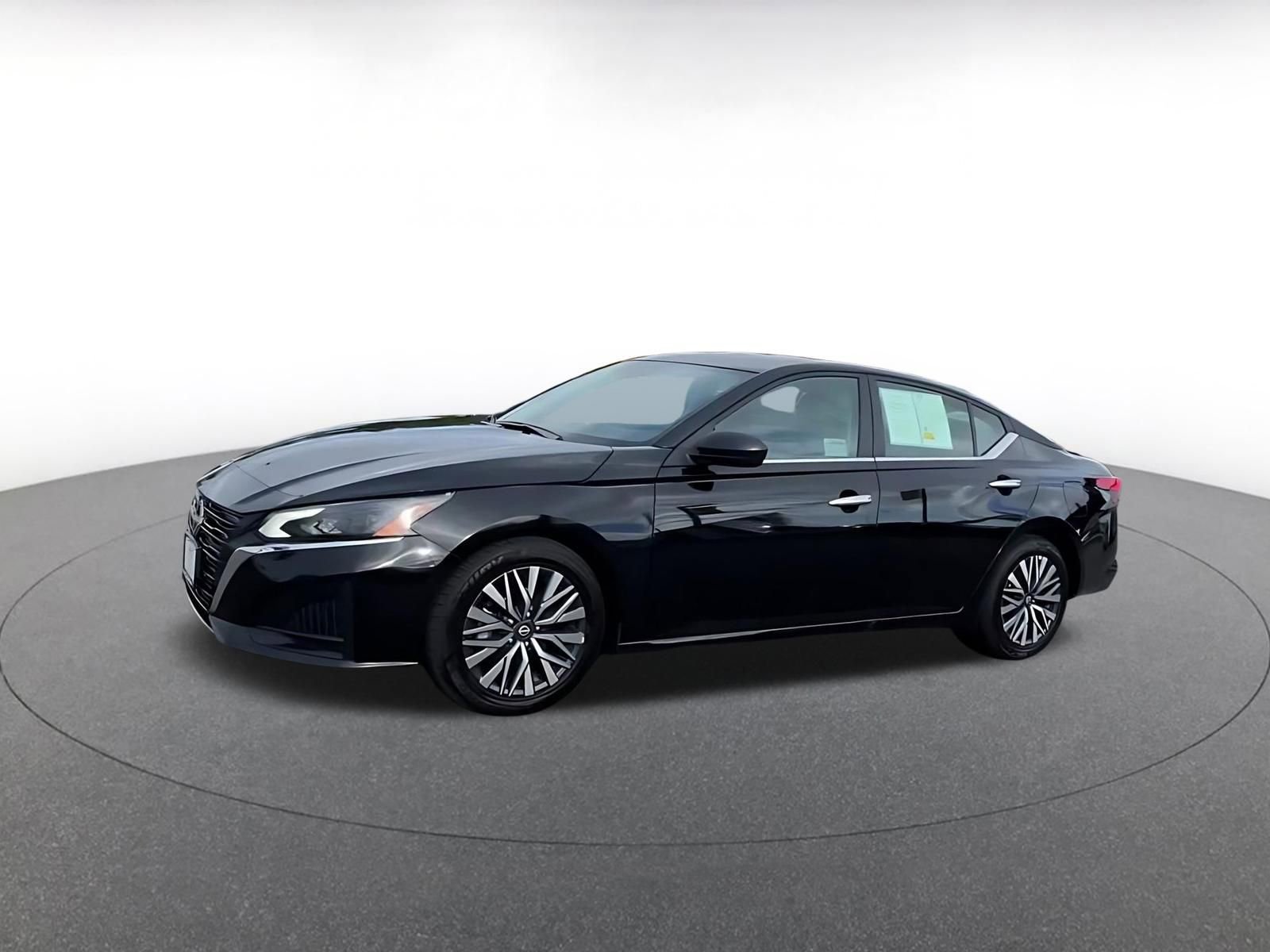 Thumbnail: 2025 Nissan Altima - 8