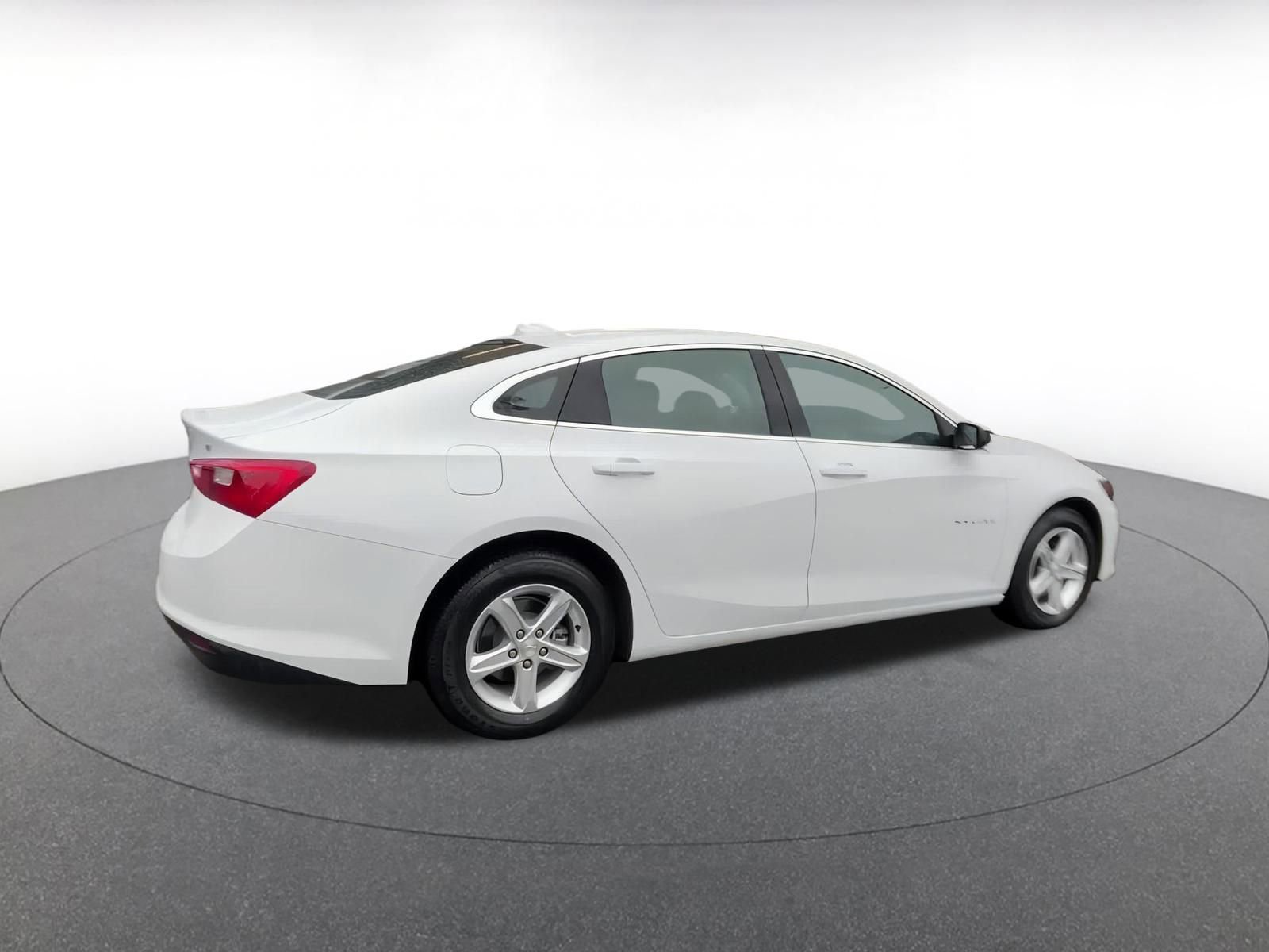 Thumbnail: 2023 Chevrolet Malibu - 15