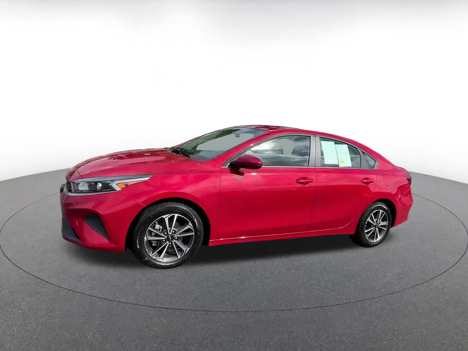 Thumbnail: 2024 Kia Forte - 7