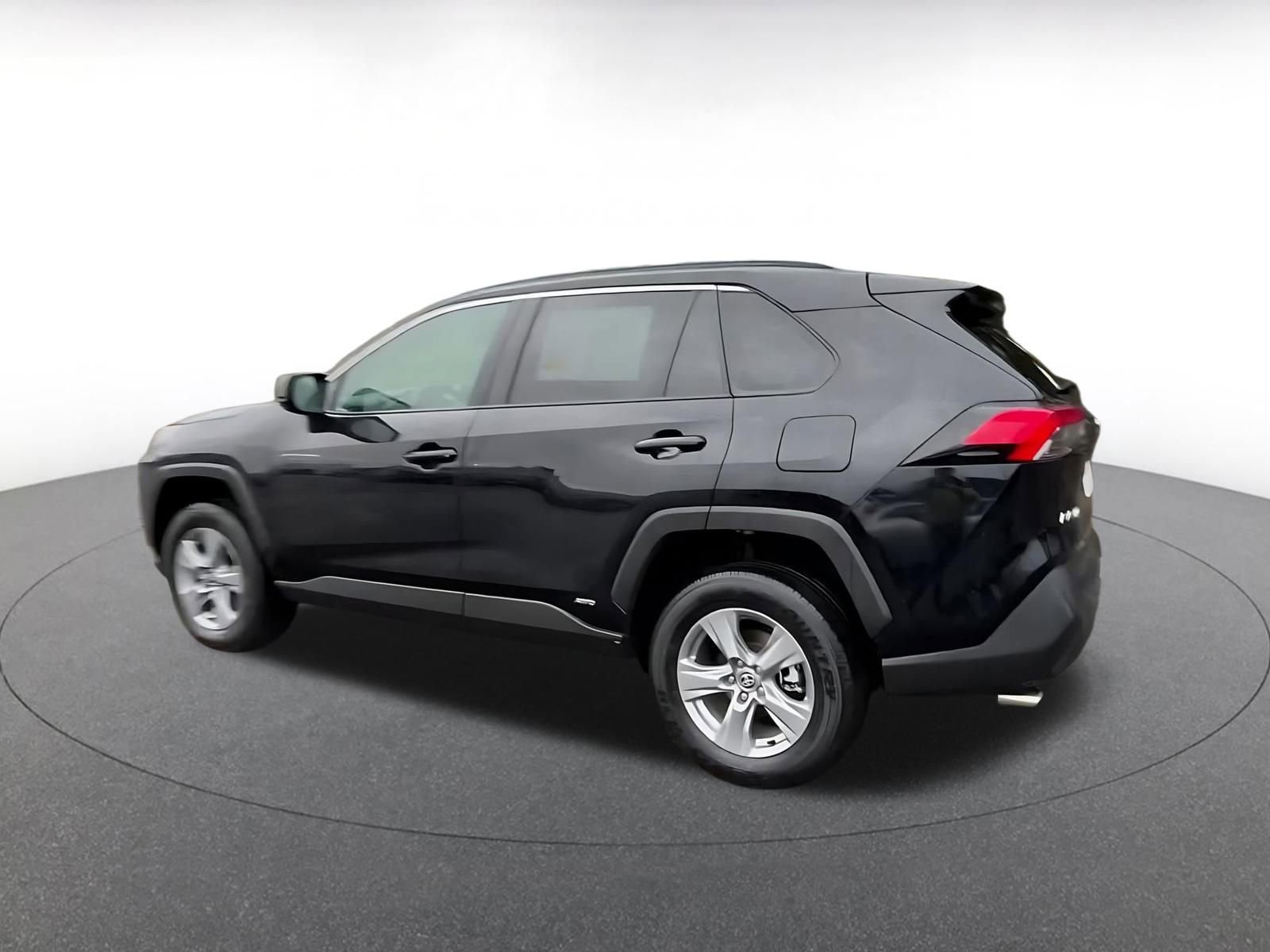 Thumbnail: 2025 Toyota RAV4 - 10