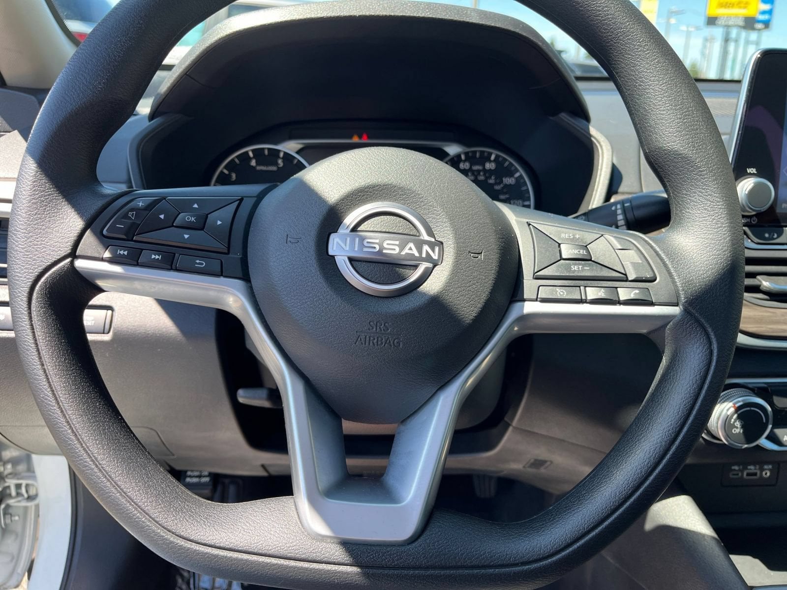 2025 Nissan Altima SV - Photo 28
