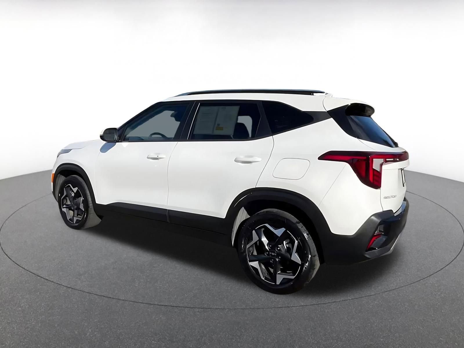 Thumbnail: 2025 Kia Seltos - 10