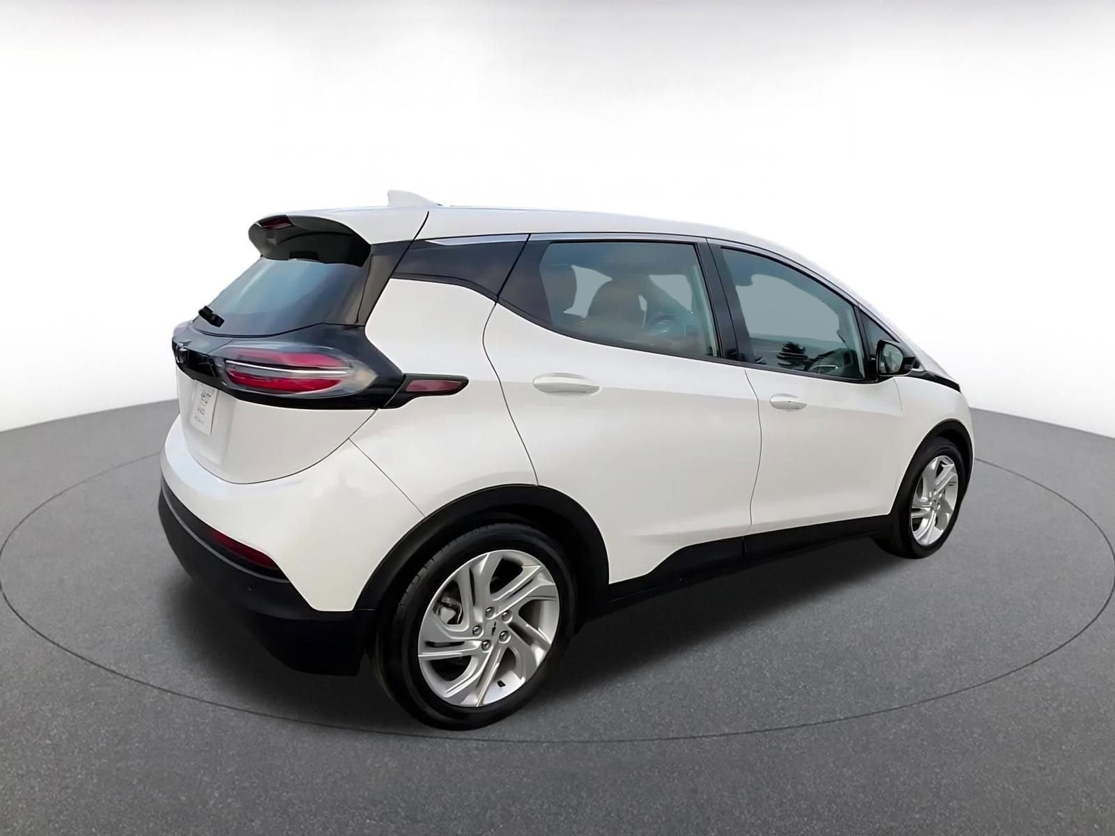 Thumbnail: 2023 Chevrolet Bolt EV - 15