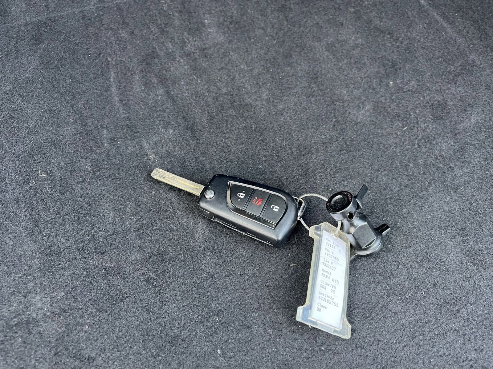 Thumbnail: 2025 Toyota RAV4 - 22