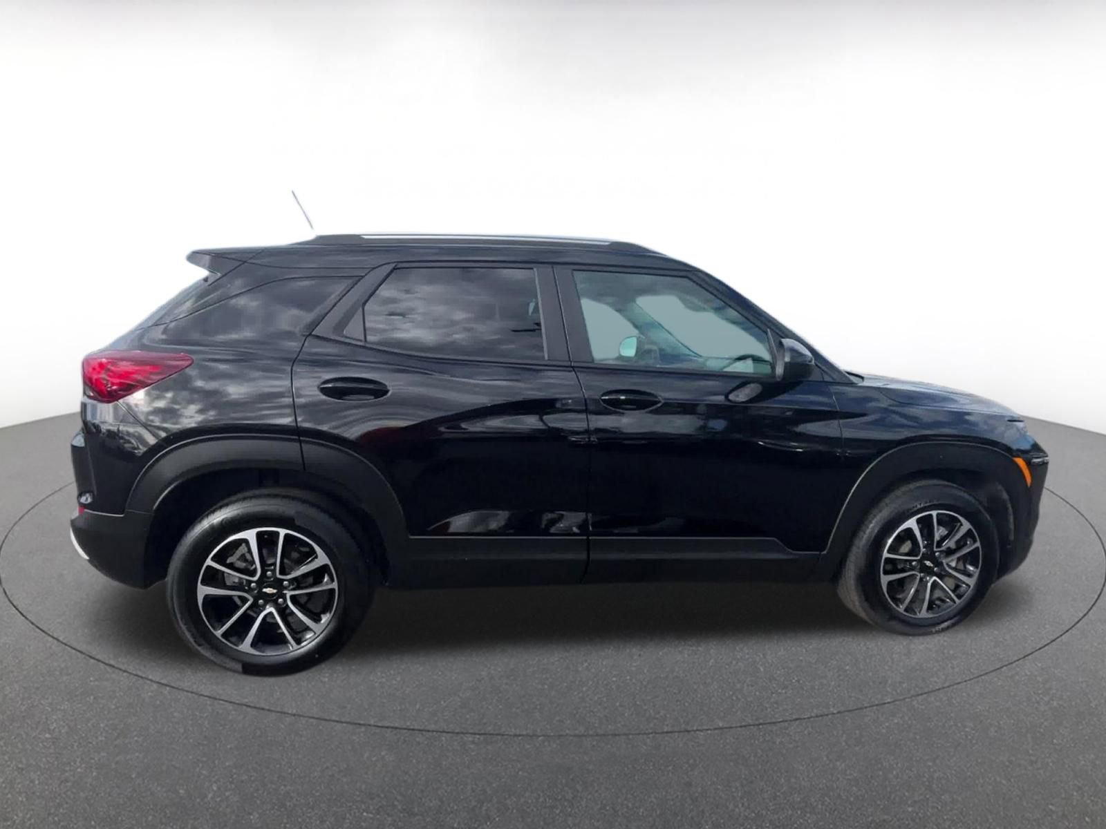 Thumbnail: 2025 Chevrolet TrailBlazer - 16