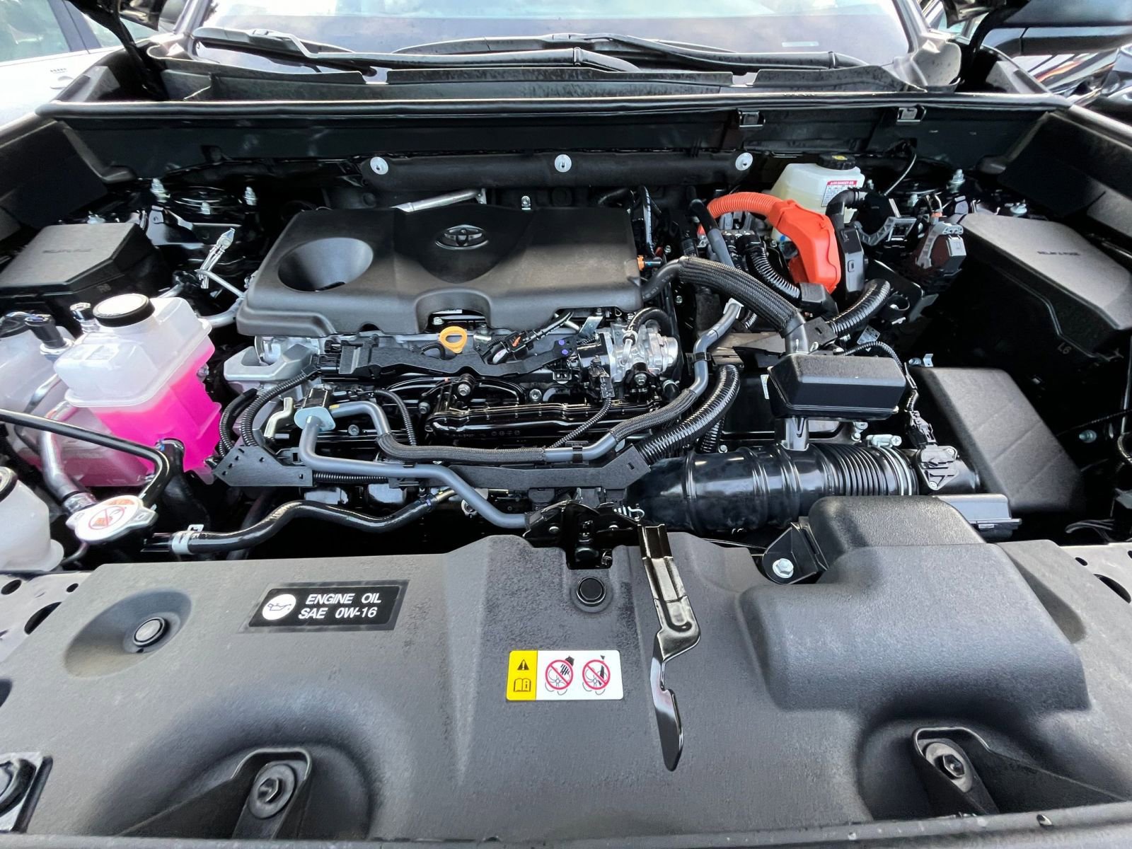 Thumbnail: 2025 Toyota RAV4 - 32