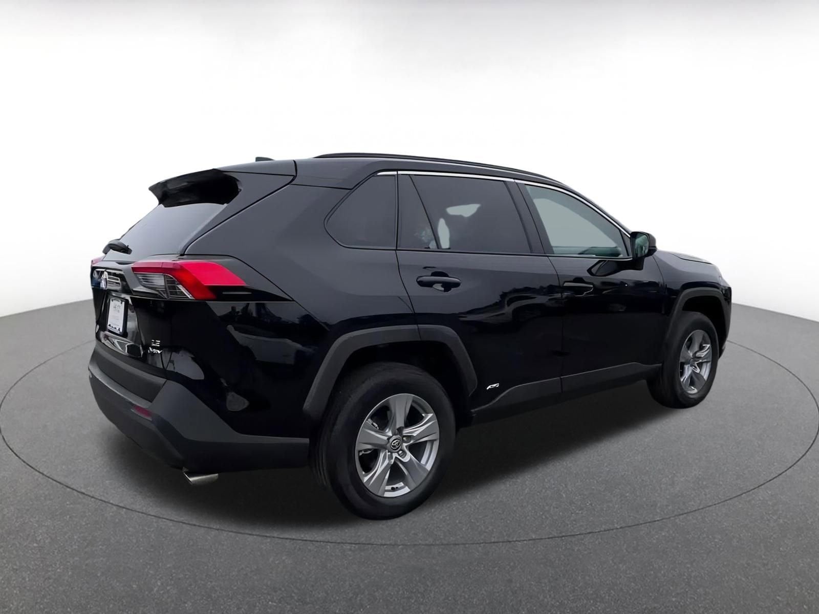 Thumbnail: 2025 Toyota RAV4 - 14