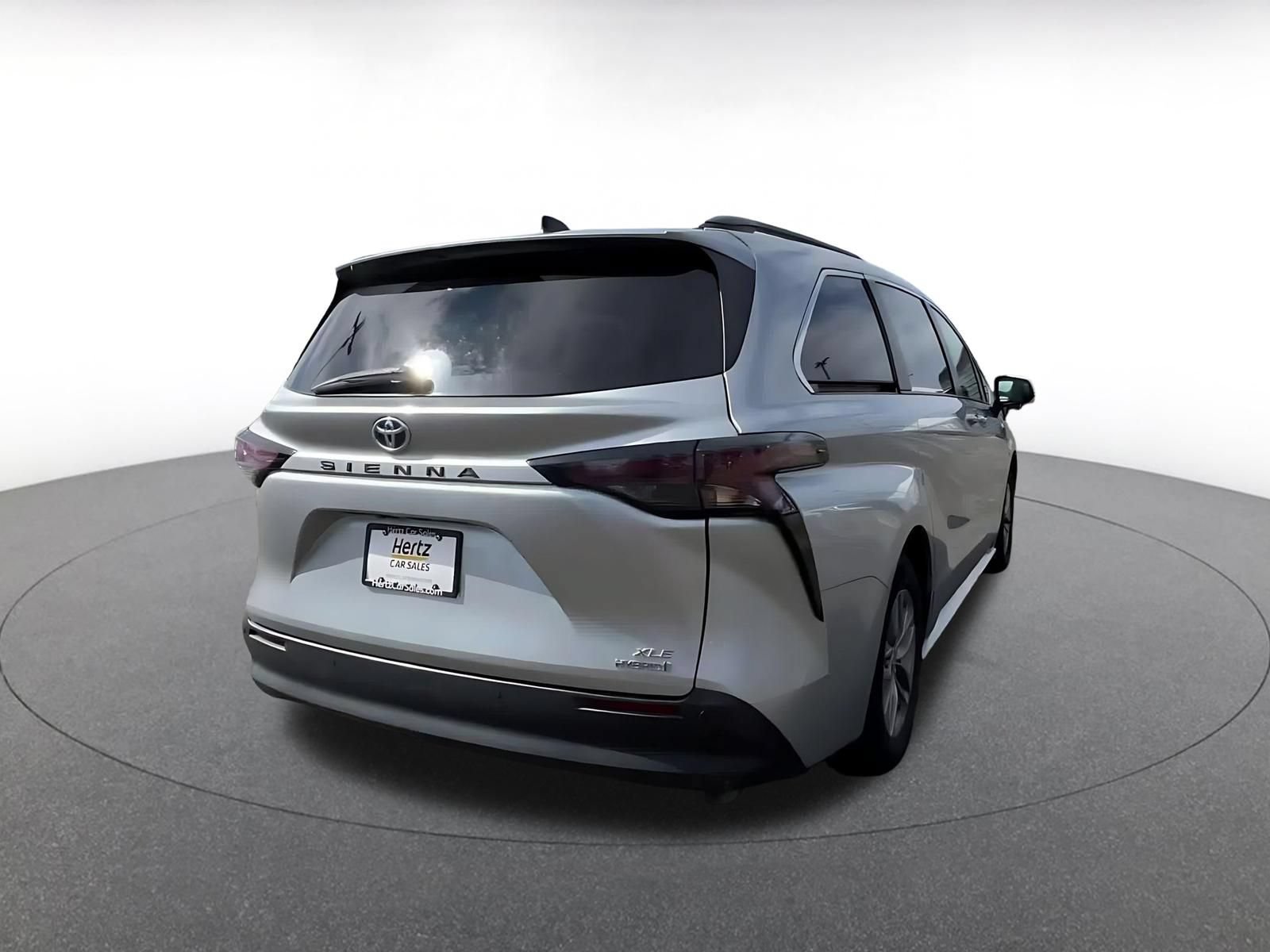 Thumbnail: 2023 Toyota Sienna - 15