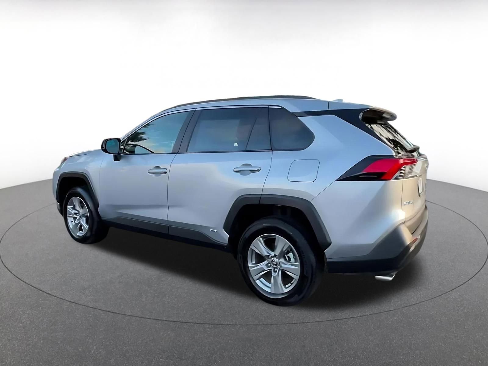 Thumbnail: 2025 Toyota RAV4 - 10