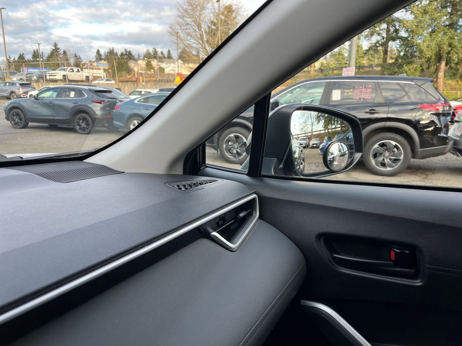 Thumbnail: 2025 Toyota Corolla Cross - 35