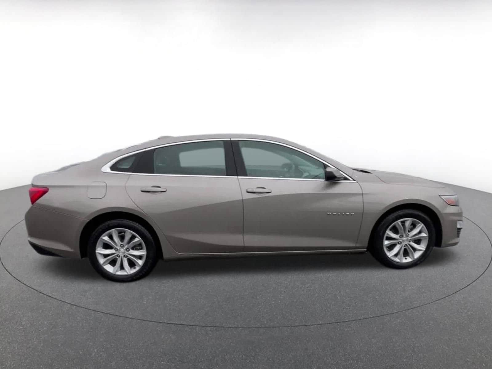 Thumbnail: 2024 Chevrolet Malibu - 16