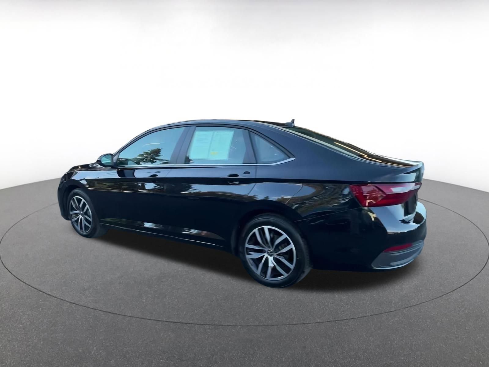 Thumbnail: 2025 Volkswagen Jetta - 10