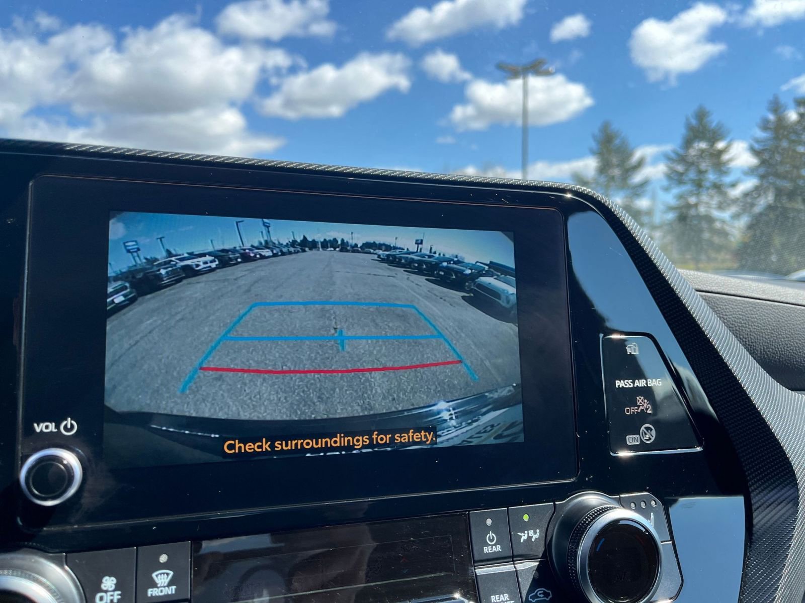 Thumbnail: 2025 Toyota Highlander - 25