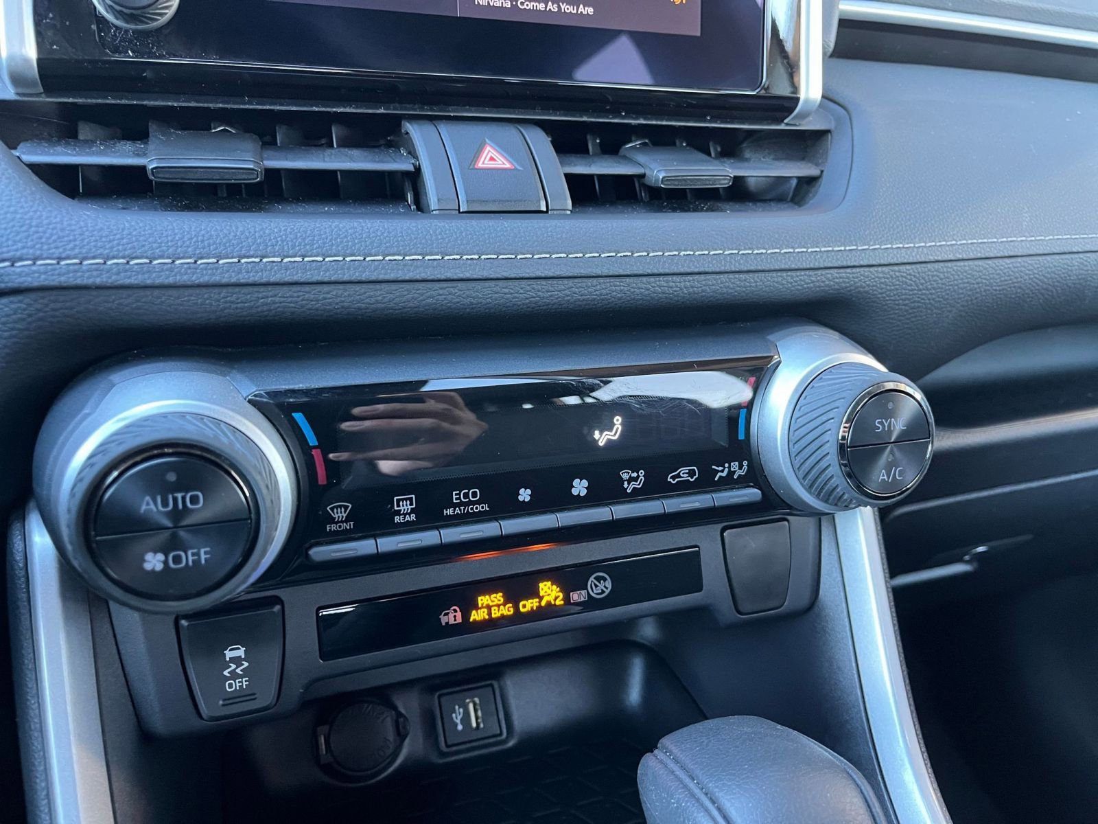 Thumbnail: 2025 Toyota RAV4 - 24