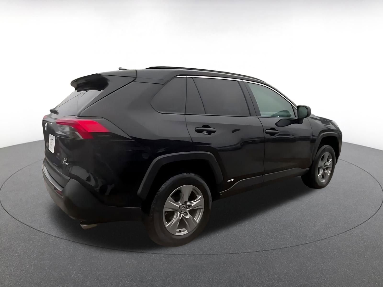 Thumbnail: 2025 Toyota RAV4 - 14