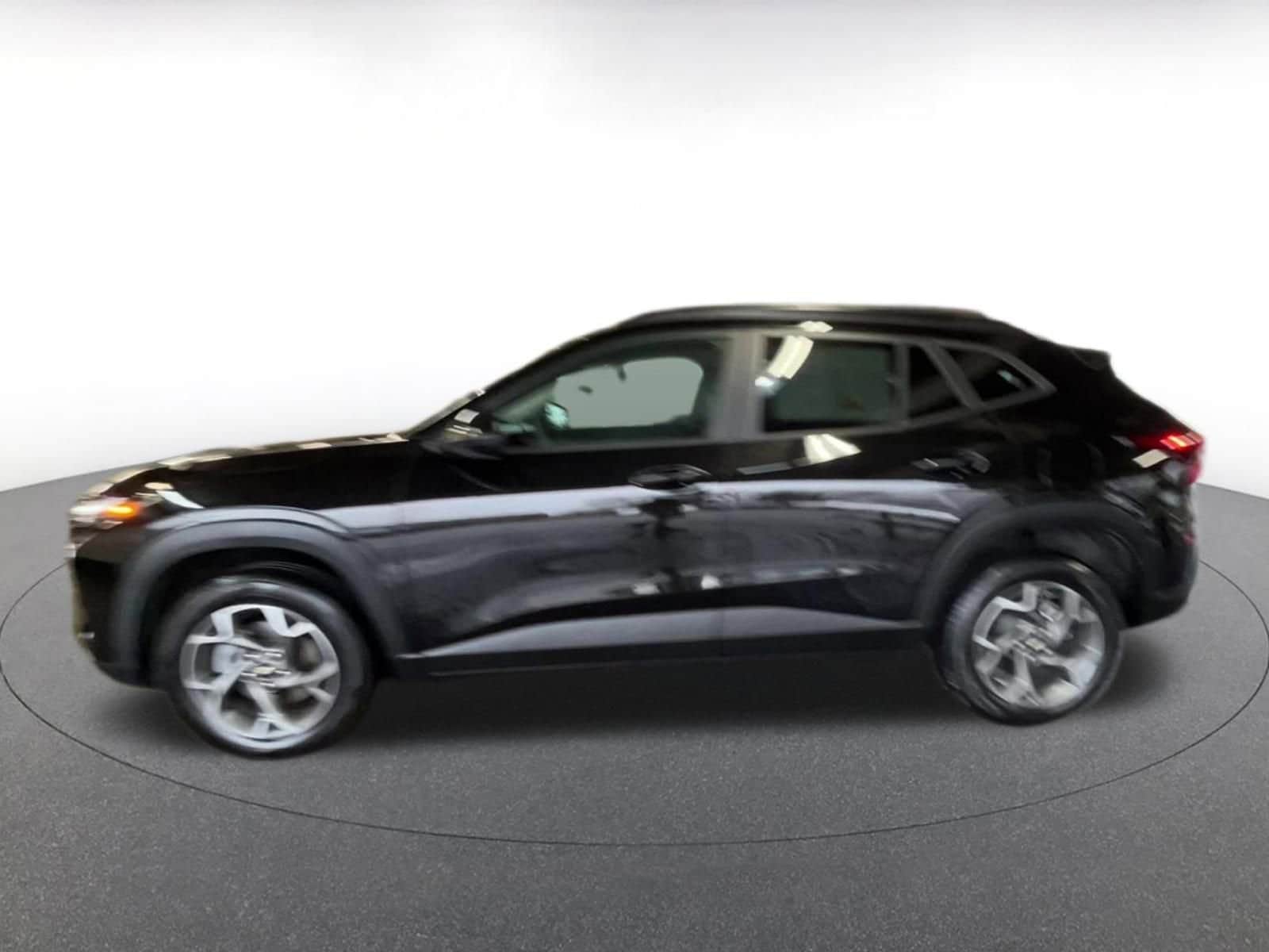 Thumbnail: 2025 Chevrolet Trax - 9