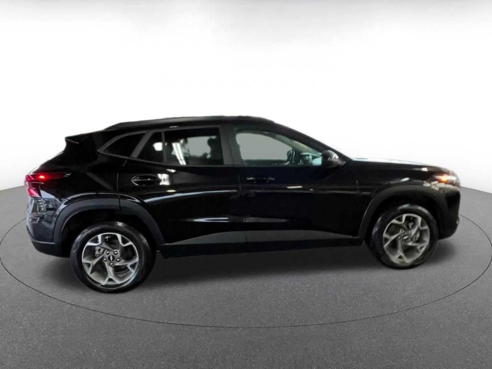 Thumbnail: 2025 Chevrolet Trax - 16