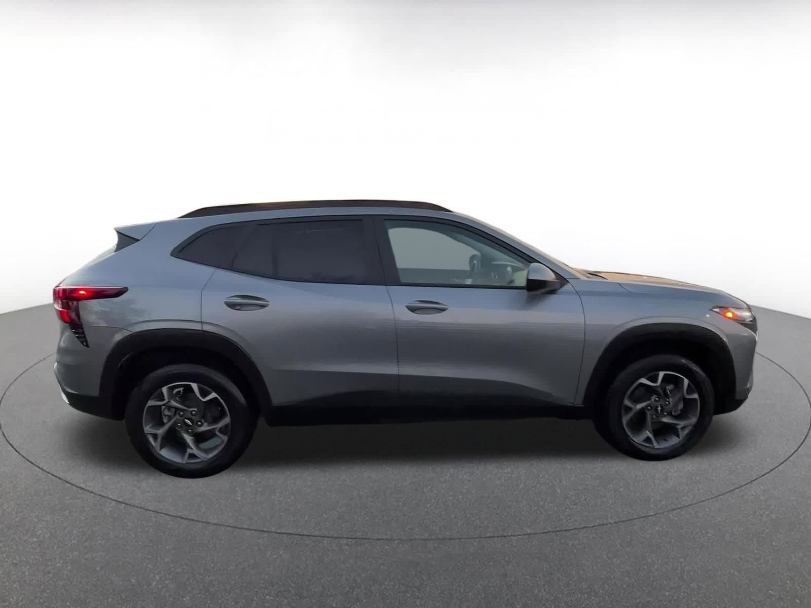 Thumbnail: 2025 Chevrolet Trax - 16