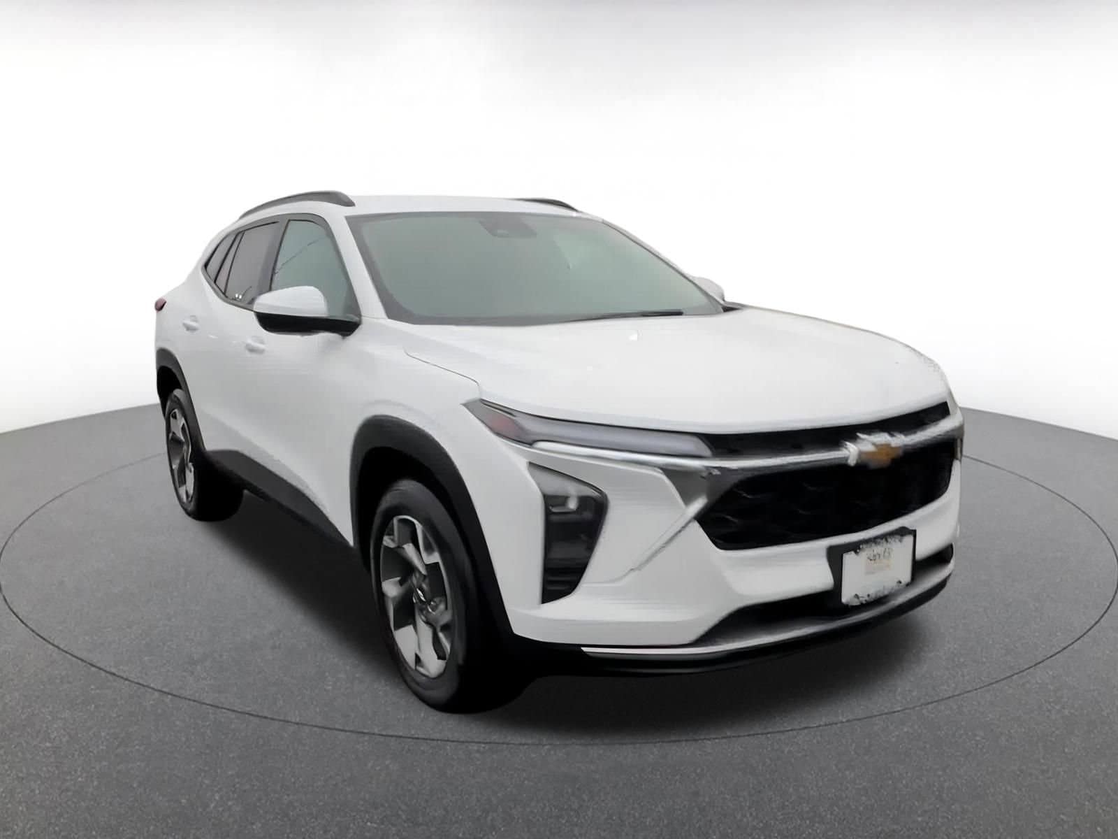Thumbnail: 2025 Chevrolet Trax - 3