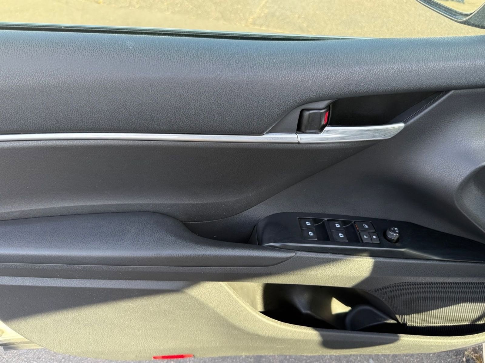 Thumbnail: 2020 Toyota Camry - 25