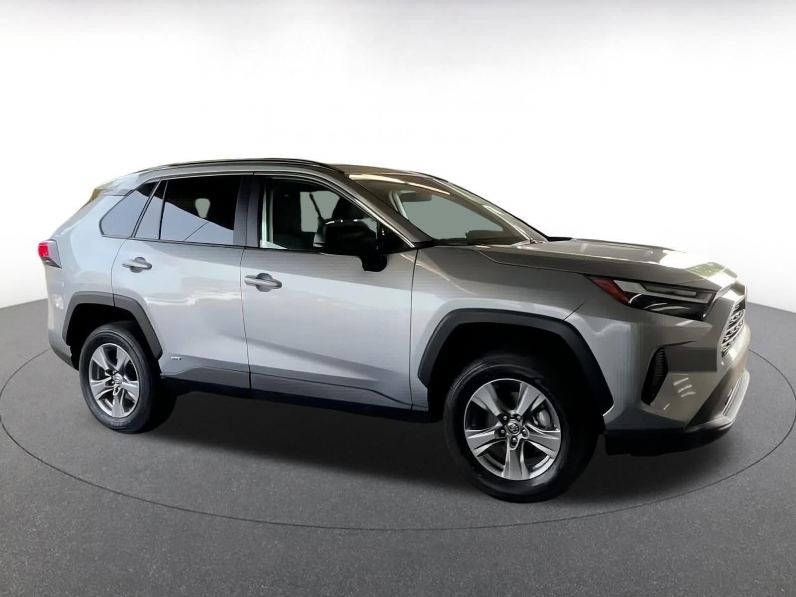 Thumbnail: 2025 Toyota RAV4 - 16