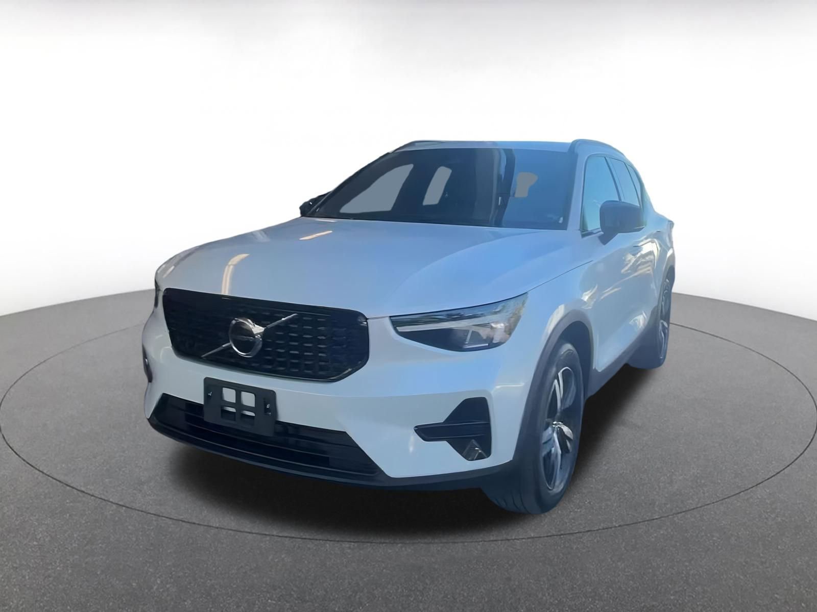 Thumbnail: 2024 Volvo XC40 - 7